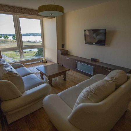 Cozy Apartment With A Wonderful Lake View Telšiai Dış mekan fotoğraf